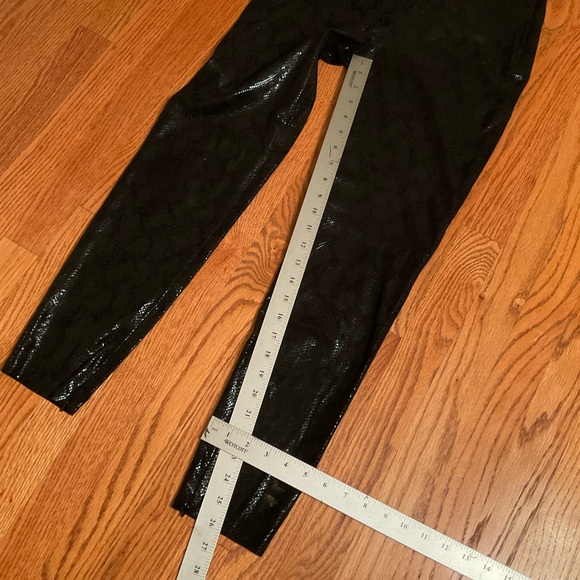 Rita Leather Faux Pants, Black with Snake Print Design, Side Zip, Sz S - Picture 11 of 11